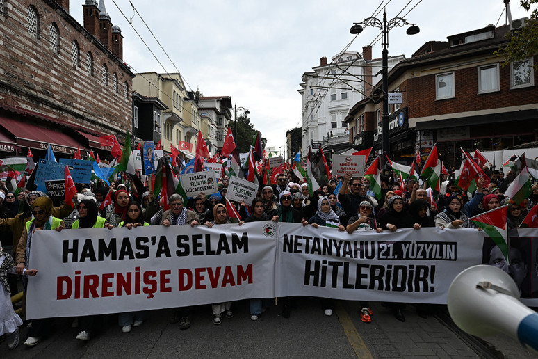 Özgür Filistin İçin Yüz Binler Ayakta!