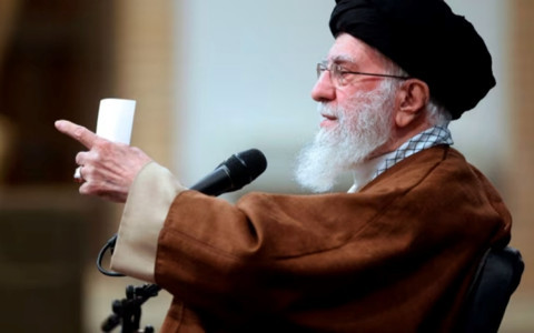 Hamaney:”Trump Hayal Kurmaya Devam Et” Dedi