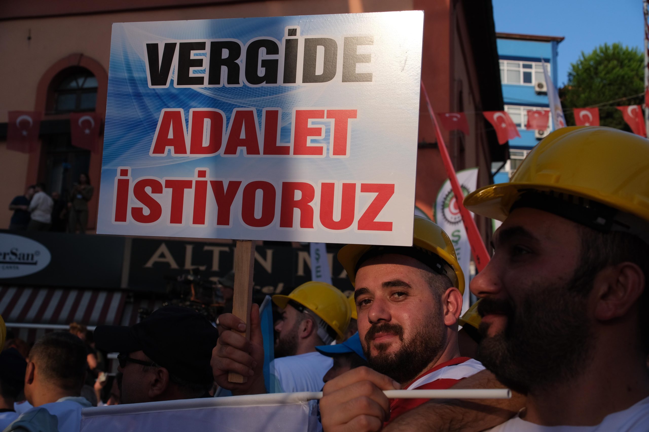 Emekten kesilen vergi yüzde 92, patronların vergisi yüzde 26,69 arttı