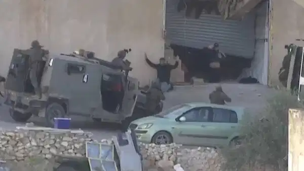 İsrail Askerleri,  2 Filistinliyi Sivili İnfaz Etti!