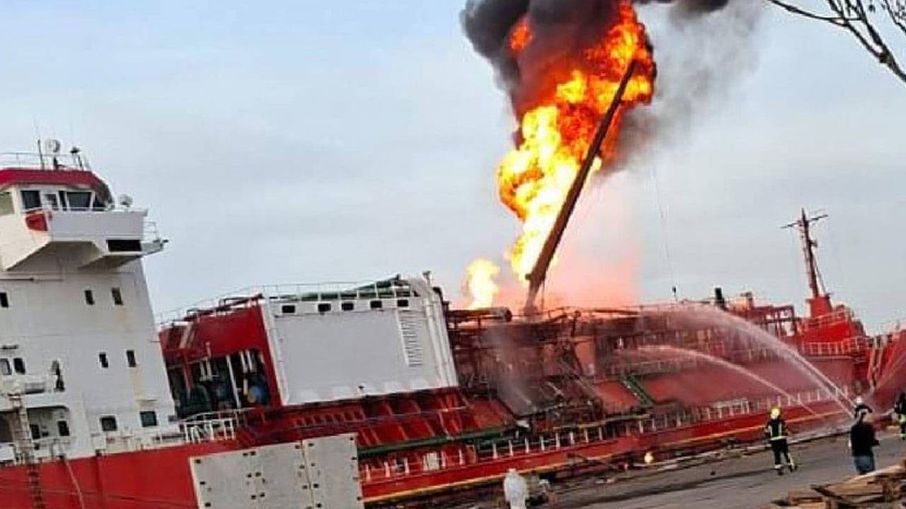 Ukrayna’da Türk Gemisi Vuruldu