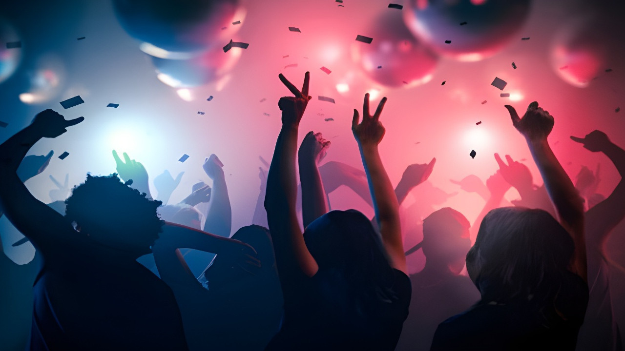 Kız öğrenciler ‘göstergeci çetelerin’ hedefinde