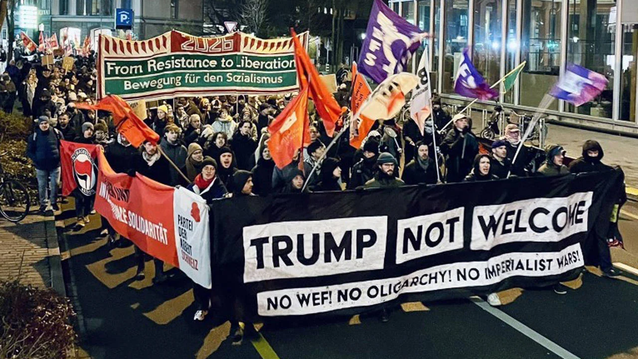 Kapitalist-Emperyalist Cephede Çatlak