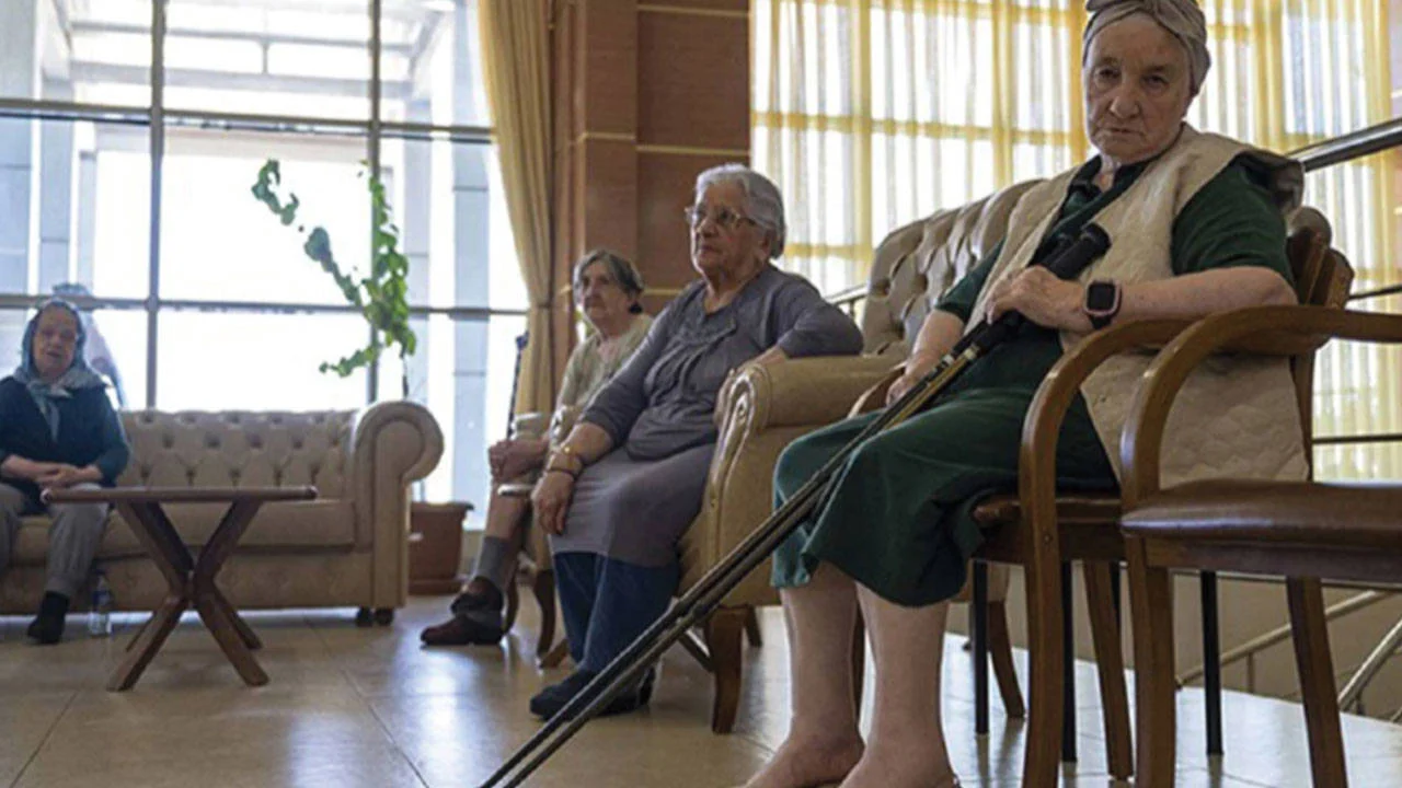 Ekonomik Kriz Emeklileri Ucuz Otellere Yöneltti