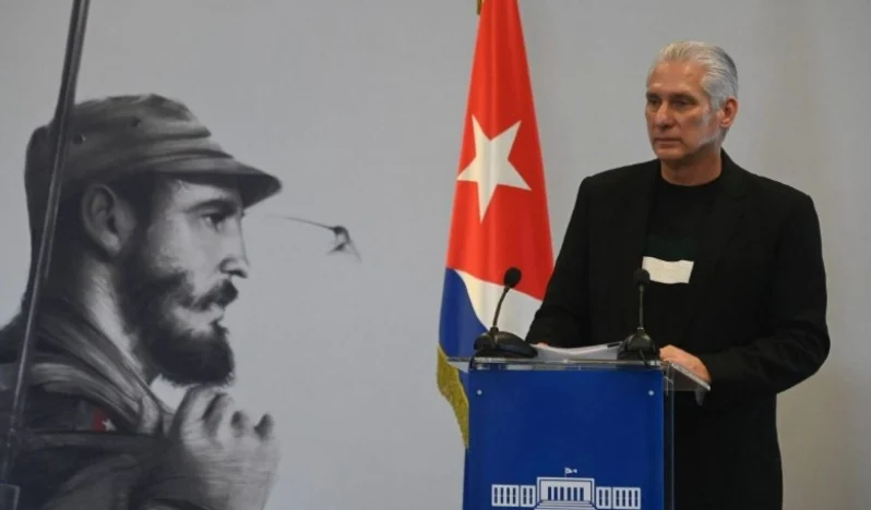 Küba ablukaya teslim olmuyor